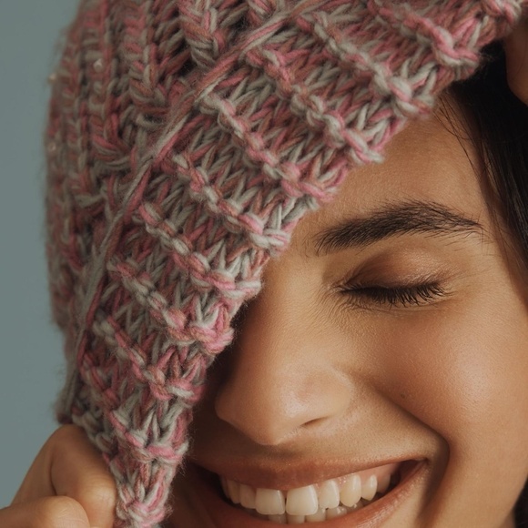 NWT Anthropologie Chunky Pearl Embellished Beanie